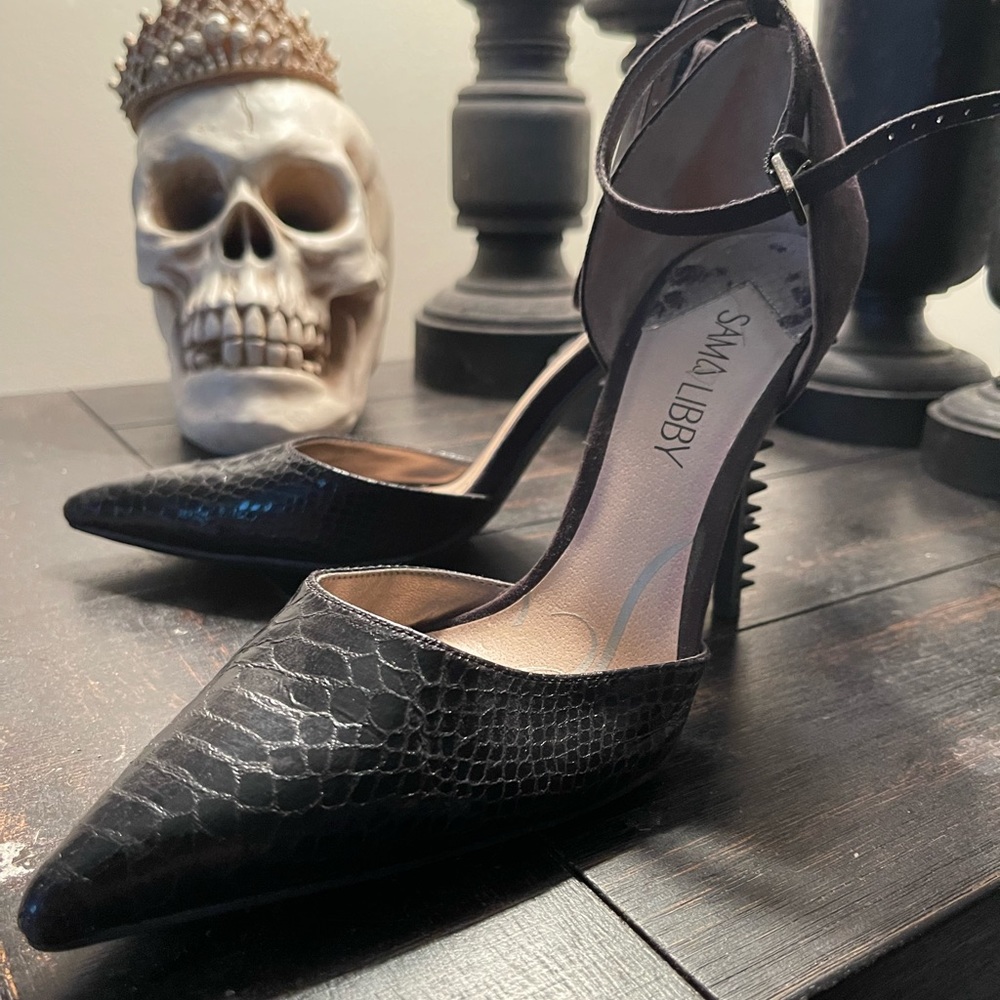 Sam & Libby, spike detailed heel. Size 8. Heel approx4” - Picture 1 of 4